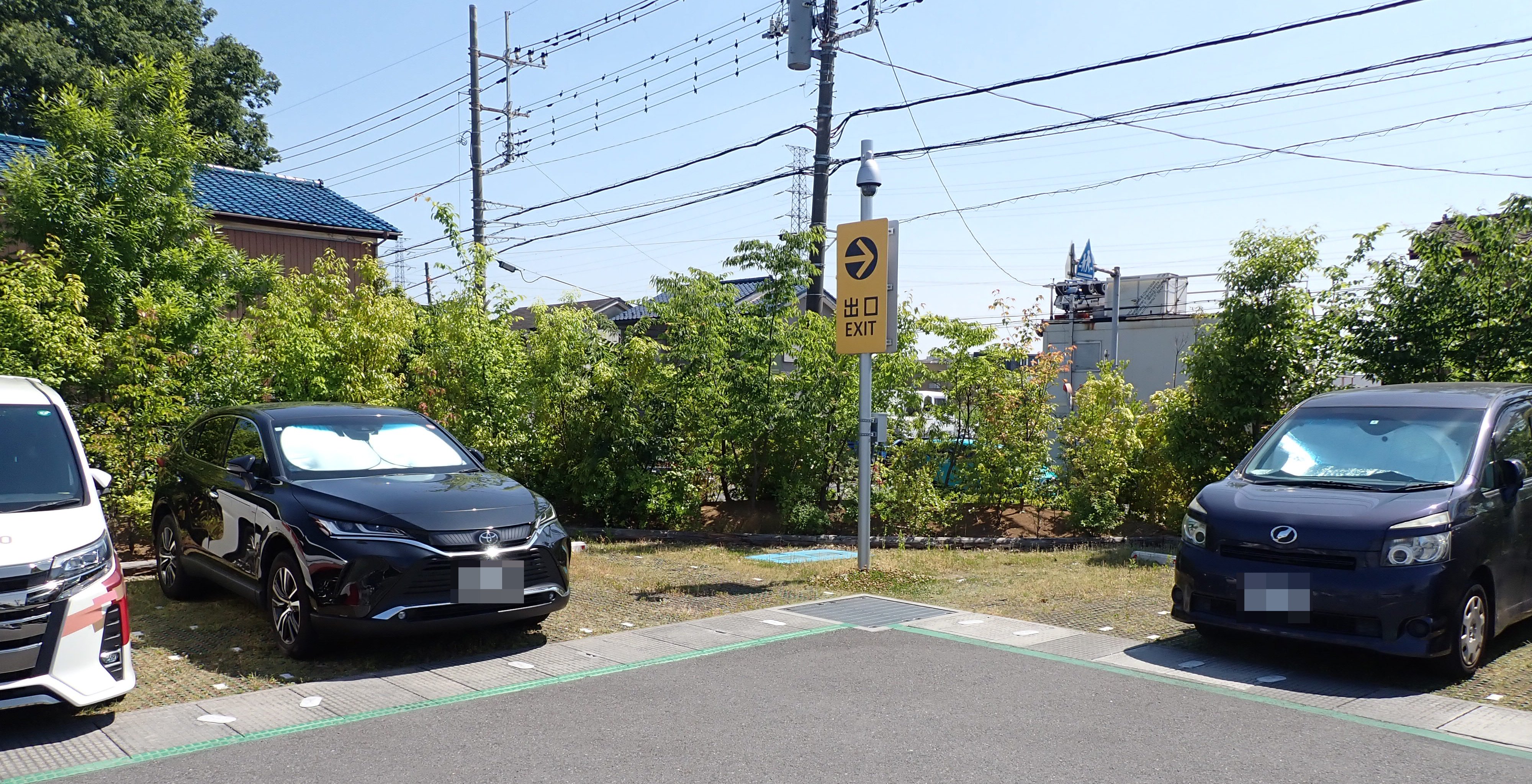 「やられた…！」愛車にドアパンチ跡、狭すぎる駐車場で「絶対停めちゃダメな場所」とは？