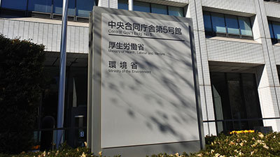 生活保護受給者「生の訴え」に初対峙、厚労副大臣が見せた共感と困惑