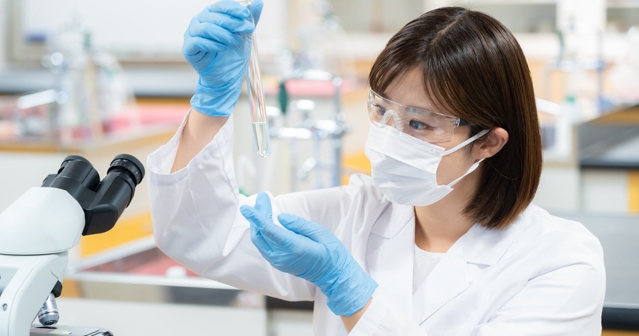 女性の科学者