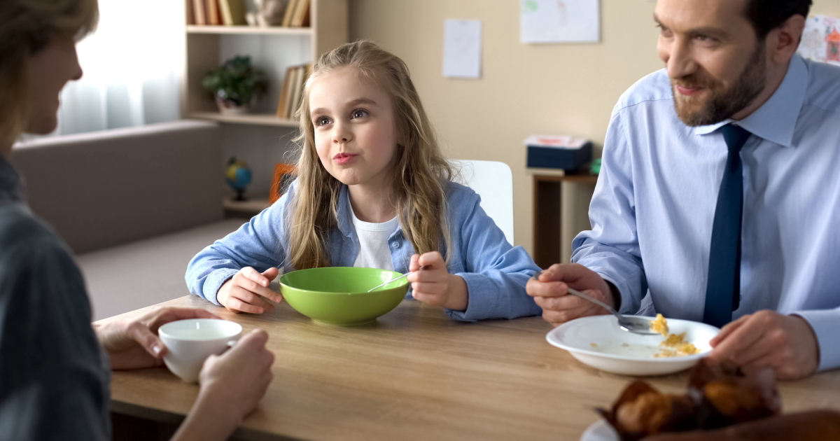 「自分の娘に気を使ってしまう父親」だと女の子の学力が伸びない