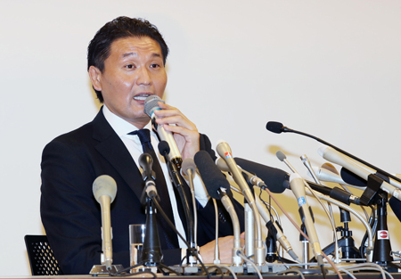 日本相撲協会に退職届を提出し、記者会見を開いた貴乃花親方