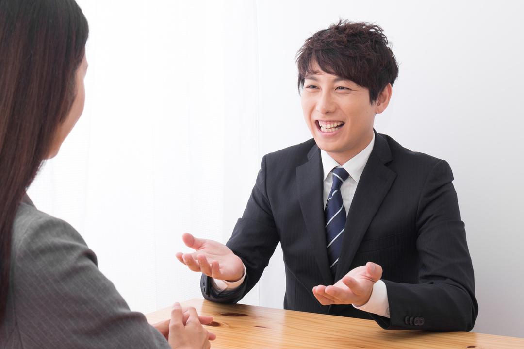 基本は相手の話に乗る。ダメな場合、<br />自虐ネタをえさとして撒く
