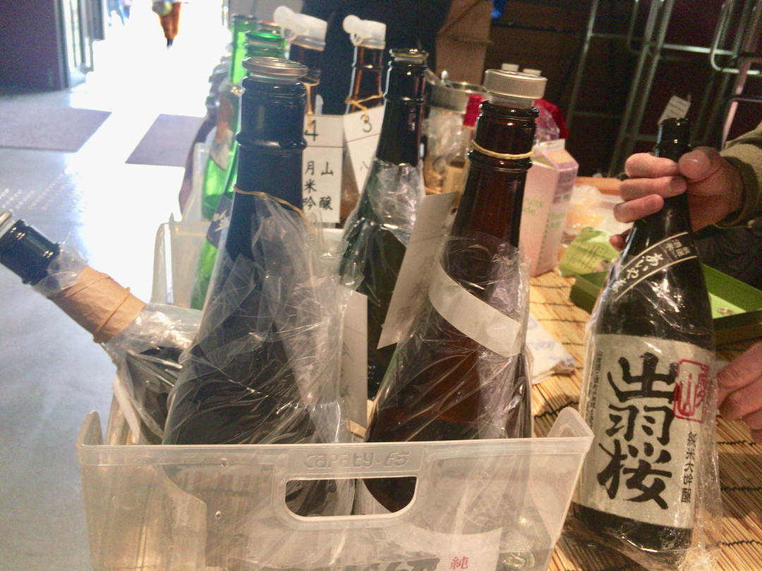激減する「街の酒屋」が挑む、酒を愛する人を増やす仕掛け