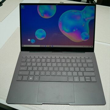 サムスンの発表会で突如現われたノートPC「Galaxy Book S」