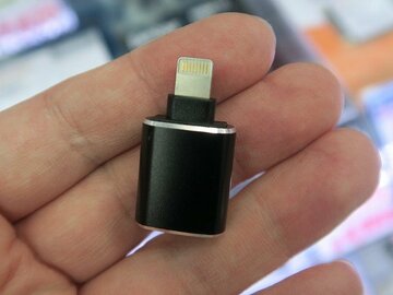iPhoneにUSB機器が繋がる超小型のLightning OTGアダプター