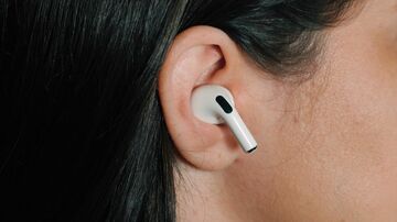 アップル、「AirPods」にも健康管理機能追加か＝関係者