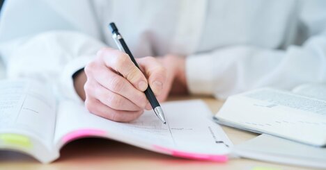 職場の出世しない人は「すぐに資格を取る」。出世する人はどうしている？