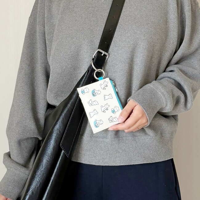 カードや診察券が20枚入った！3COINSの“ポケットたくさんミニ財布”手ぶらで持ち歩けて天才！「メッシュで使いやすそう」「色も可愛い」