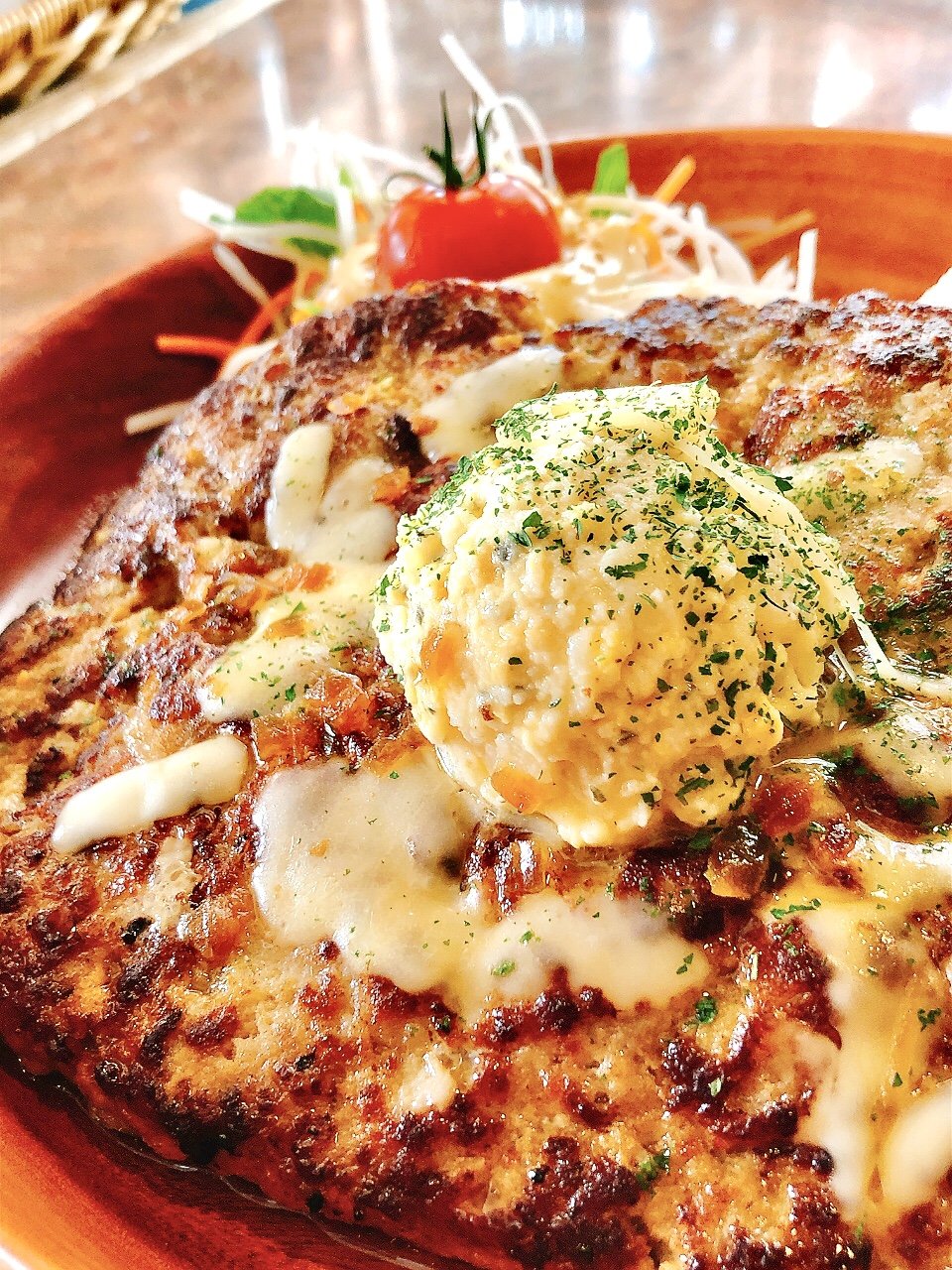 「背徳感がヤベェ」びっくりドンキーの“1500kcal超えメニュー”チーズだくだくでウマすぎる!「腹パンですわ…」「洗礼をうけてきました」