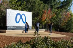 巨大ITに新たな規制の波、利益や株価に影響も