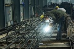 原油「復活」の兆し、自動車の利用戻る