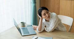 【仕事のときだけ憂うつになる…】甘えていると勘違いされやすい「非定型うつ病」とは？