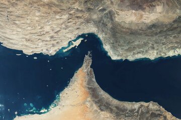 イラン、ホルムズ海峡の「定義」を拡大
