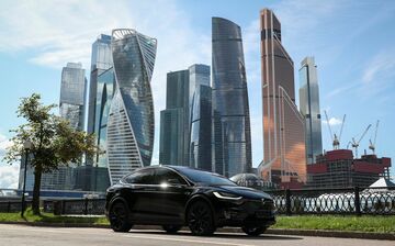 テスラ、ロシアでEV生産も？　マスク氏が発言