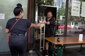 コロナ抑制した豪とNZ、経済的代償が異なる訳