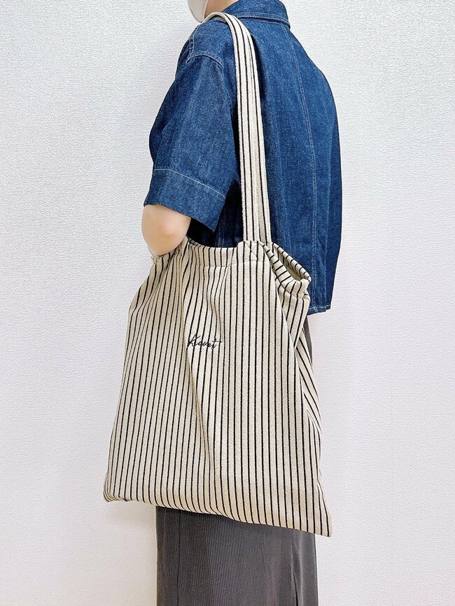 グローバルワークで見つけた“タオルみたいなバッグ”→荷物が多い日にめちゃくちゃ便利!「オシャレも使いやすさも両方叶えてくれる」