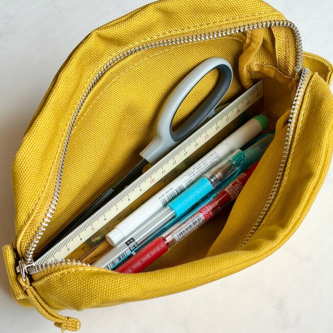 お薬手帳と処方薬がまるっと入った！無印良品の“仕分けしやすいポーチ”通院グッズ入れにピッタリ！「使い勝手、最高です」「販売を待っていました！」《購入レビュー》