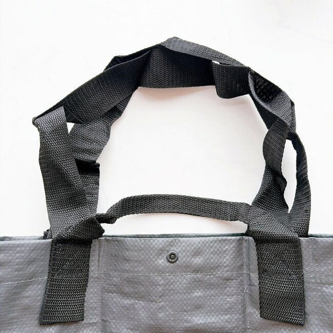 「汚れても大丈夫で、めっちゃ軽い！」ローソンでしか買えない“無印良品のたためるバッグ”が優秀すぎる！「2件目でゲット」「大きさちょうどいい」