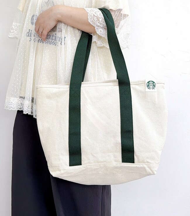 1泊分の荷物が入った…！スターバックスの「大容量トートバッグ」がポケットたくさんで使いやすい！スタバっぽい配色がかわいいし、3000円とお手頃なのも嬉しい！《購入レビュー》