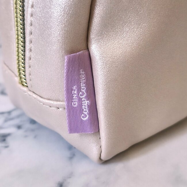 「めちゃめちゃ綺麗」「店頭で一目惚れ!」コージーコーナーの“バレンタイン限定ポーチ”たっぷりお菓子が詰まっててコスパ凄すぎる!「乙女心をくすぐられたよ」