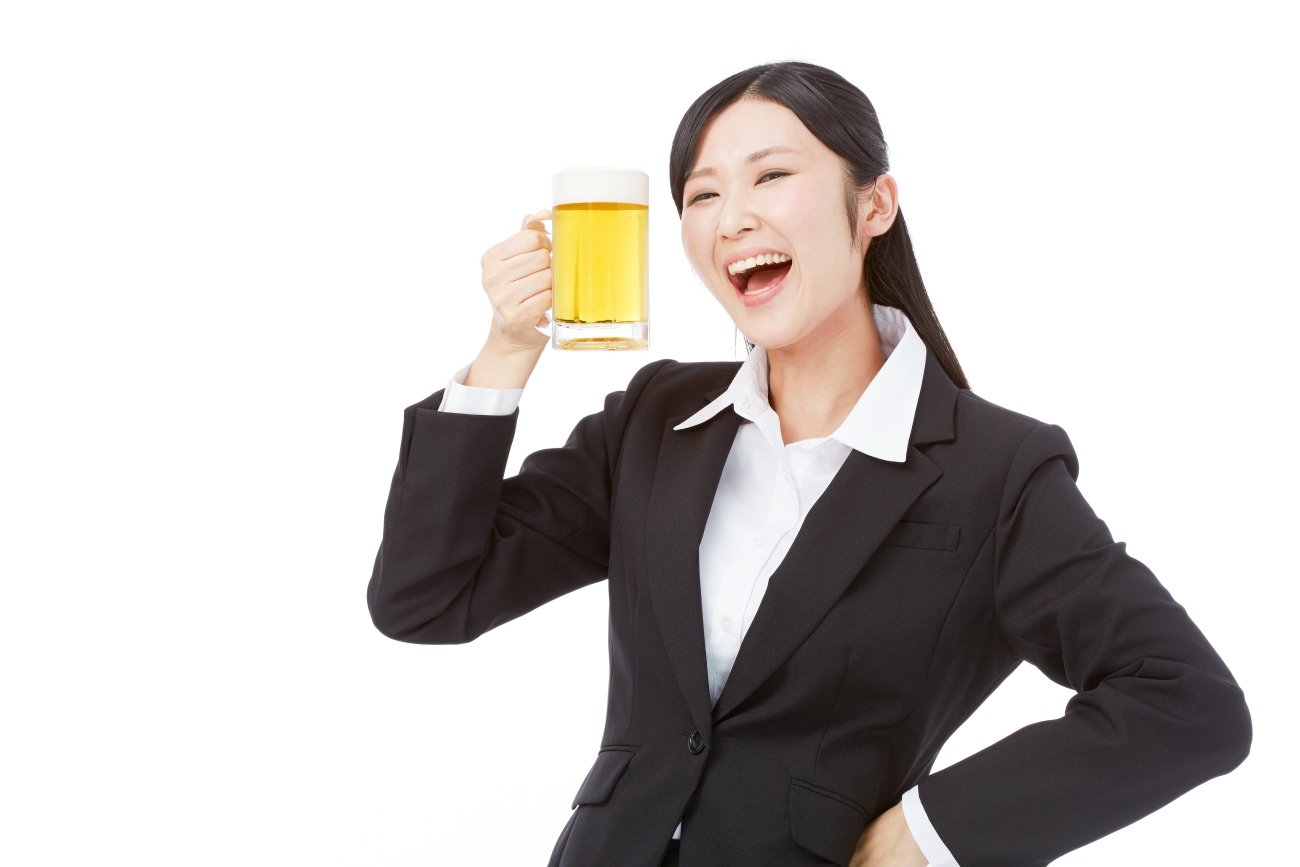 職場の忘年会に「参加しない」のは三流、「漫然と行く」は二流。一流はどうする?