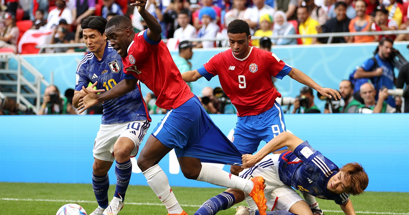 W杯の魔物に食われた日本代表、長友が語るスペイン戦の覚悟と勝機