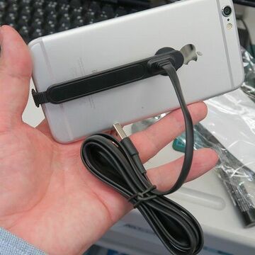 充電しながら横持ちスマホゲーを快適プレー！ L字型のLightningケーブル