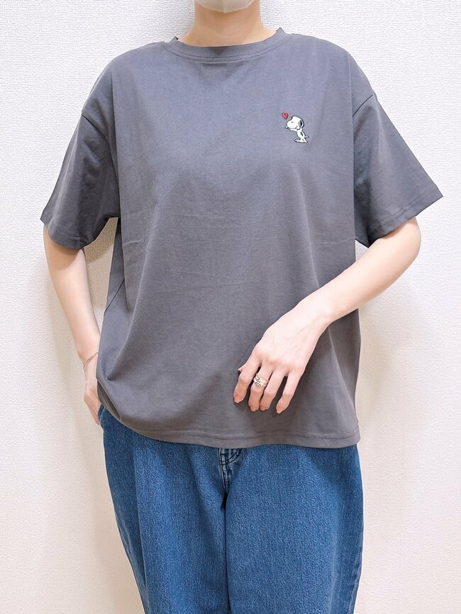 「どの世代が着てもかわいい」ハニーズの“大人もときめくスヌーピーTシャツ”着るたびに癒されます！「買ってよかった」「リピします」