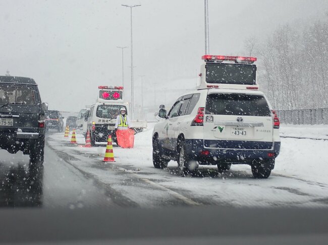 高速道路の「冬用タイヤ規制」