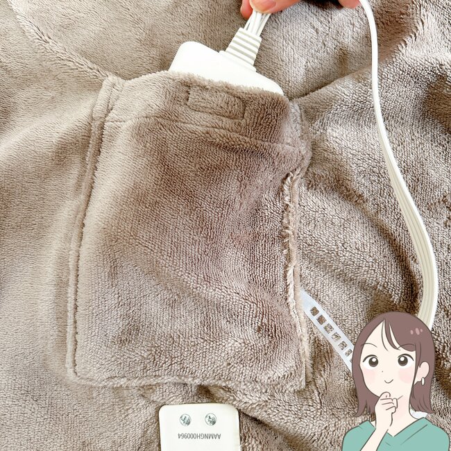 こたつ、いらないじゃん…!無印良品の“ぽかぽかブランケット”サッと羽織るだけで暖かい!「予想以上にあたたまります」「電気代の節約になりそう」