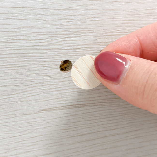 トイレットペーパーが6個も置けた…！ニトリの「モノを隠せる収納ラック」狭いトイレがスッキリして嬉しい！