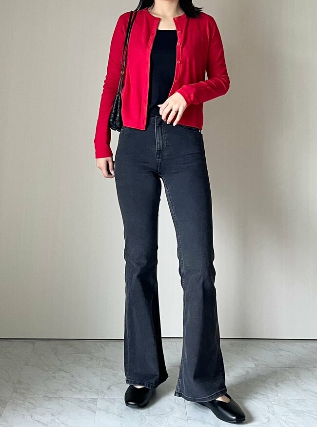 シルエットが美しすぎる…！ユニクロの「細見えカーディガン」上半身がすっきり見えるし、サッと羽織るだけでオシャレ！