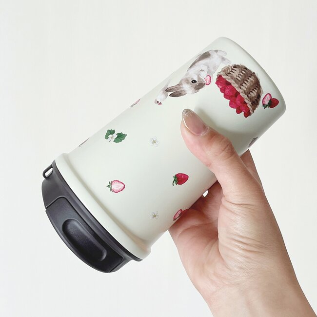 「とにかく可愛いのひとことです！」「一目惚れで購入しました」アフタヌーンティーの“絵本みたいなタンブラー”ふわふわのウサギがかわいすぎる！「視界に入る度にテンションが上がります」