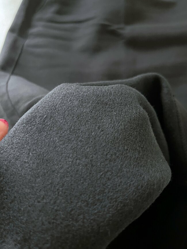 「色違いで買い足しました」GUの“ぽかぽかスカート”きれいめコーデにも使えて優秀です！「冬にはきたい暖かいスカート」「下にタイツを履くと寒さ知らずです」