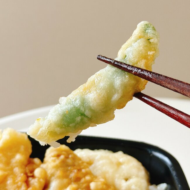 「お腹いっぱいです」「最高に幸せ」ほっともっとの“てんこ盛り弁当”具が多すぎてごはんが見えないよ…!