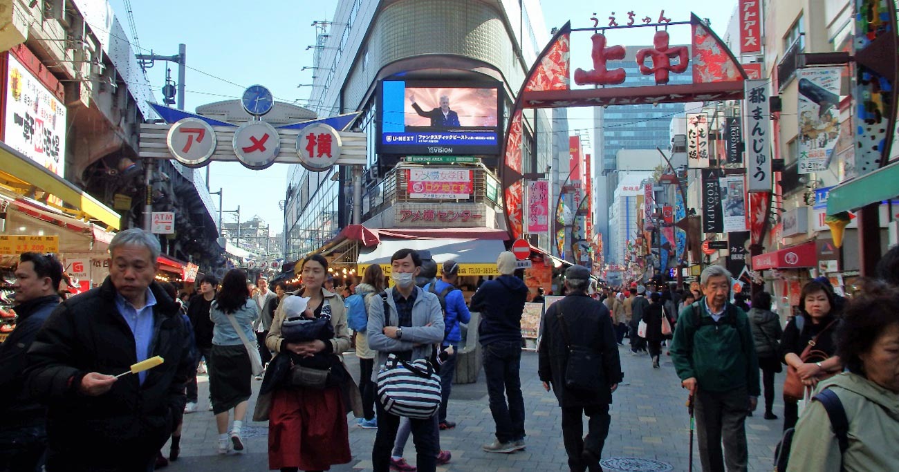 アメ横の苦悩、アジアングルメ店が「営業マナー」で地元と軋轢