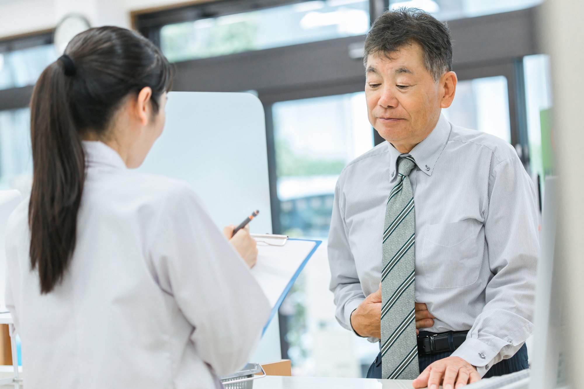 放置すると怖いお腹の異常、医者に行くべきタイミングはいつか?