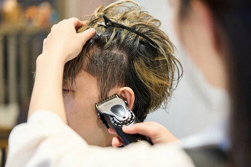 客に「髪型はおまかせで」と言われたときの美容師の本音