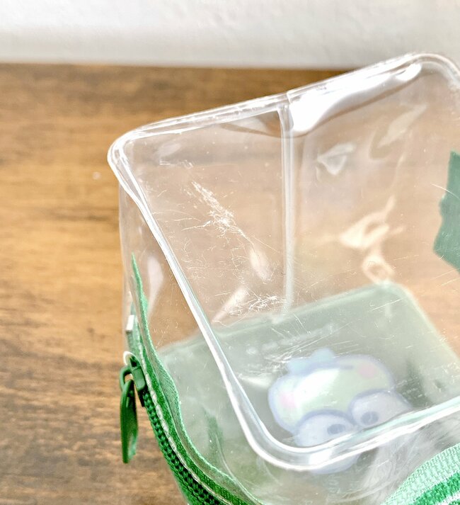 お薬が130錠も入った…！ダイソー×サンリオの“レトロなポーチ”可愛すぎて全種類コンプリートしちゃったよ！【購入レビュー】