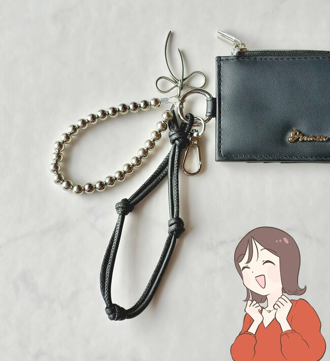 ミニ財布にちょうどいいじゃん！ハニーズの“手首にかけられるカードケース”現金やカギも収納できて天才すぎる！「やっと見つけました！」「可愛くて便利で使いやすい」