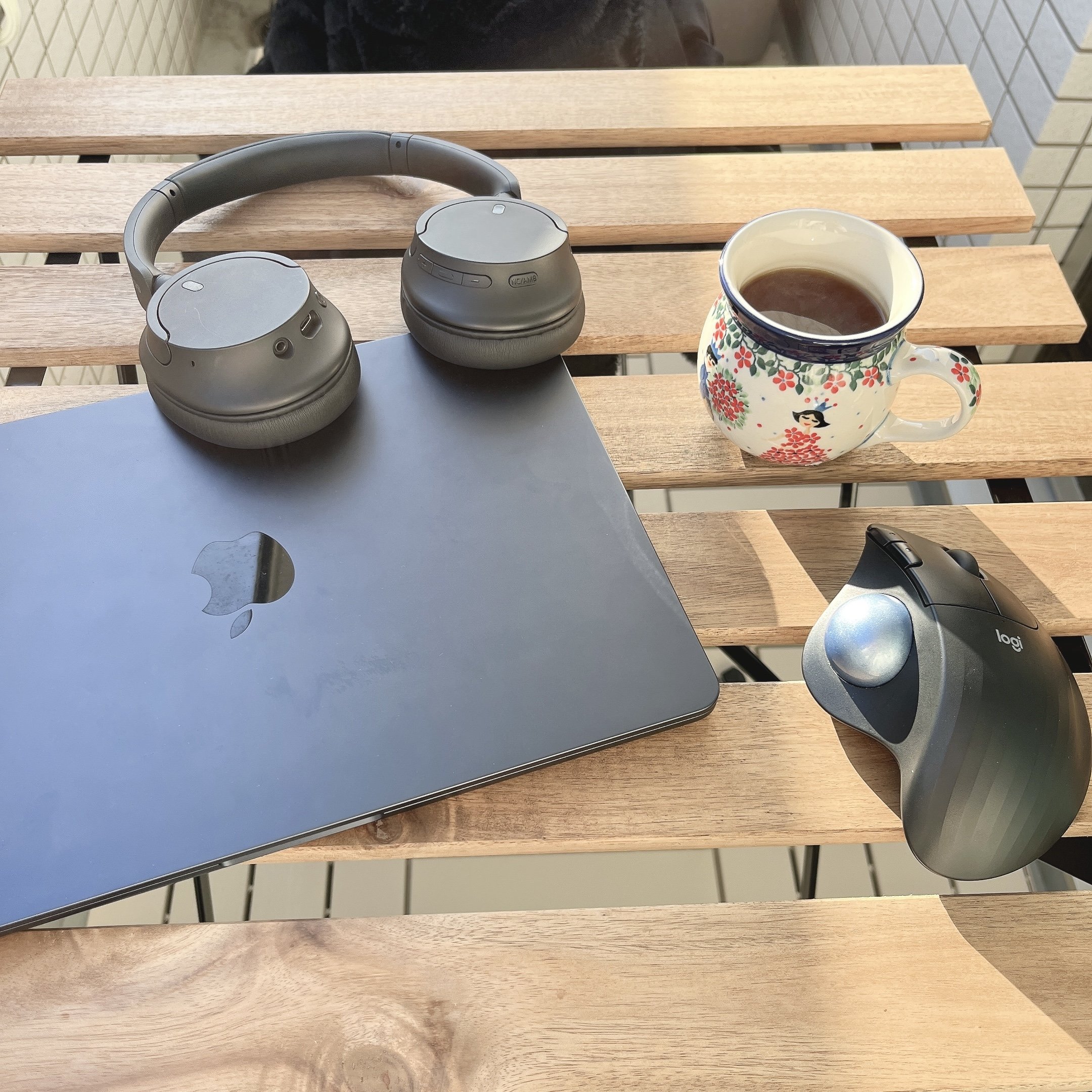 レビュー数は1700件以上で高評価！イケアの“ベランダに置ける家具”で幸福度が上がった「1人飲みにピッタリ」「日常が豊かになりました」