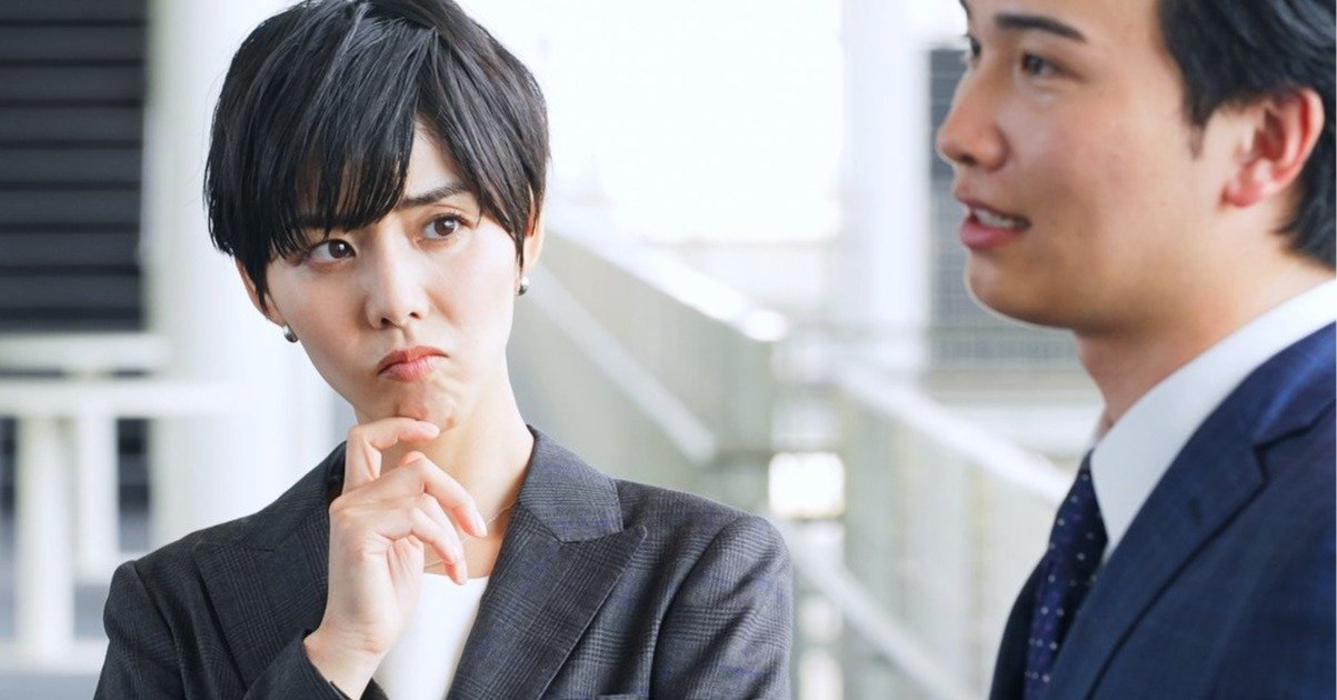 嫌悪感を示す女性のイメージ