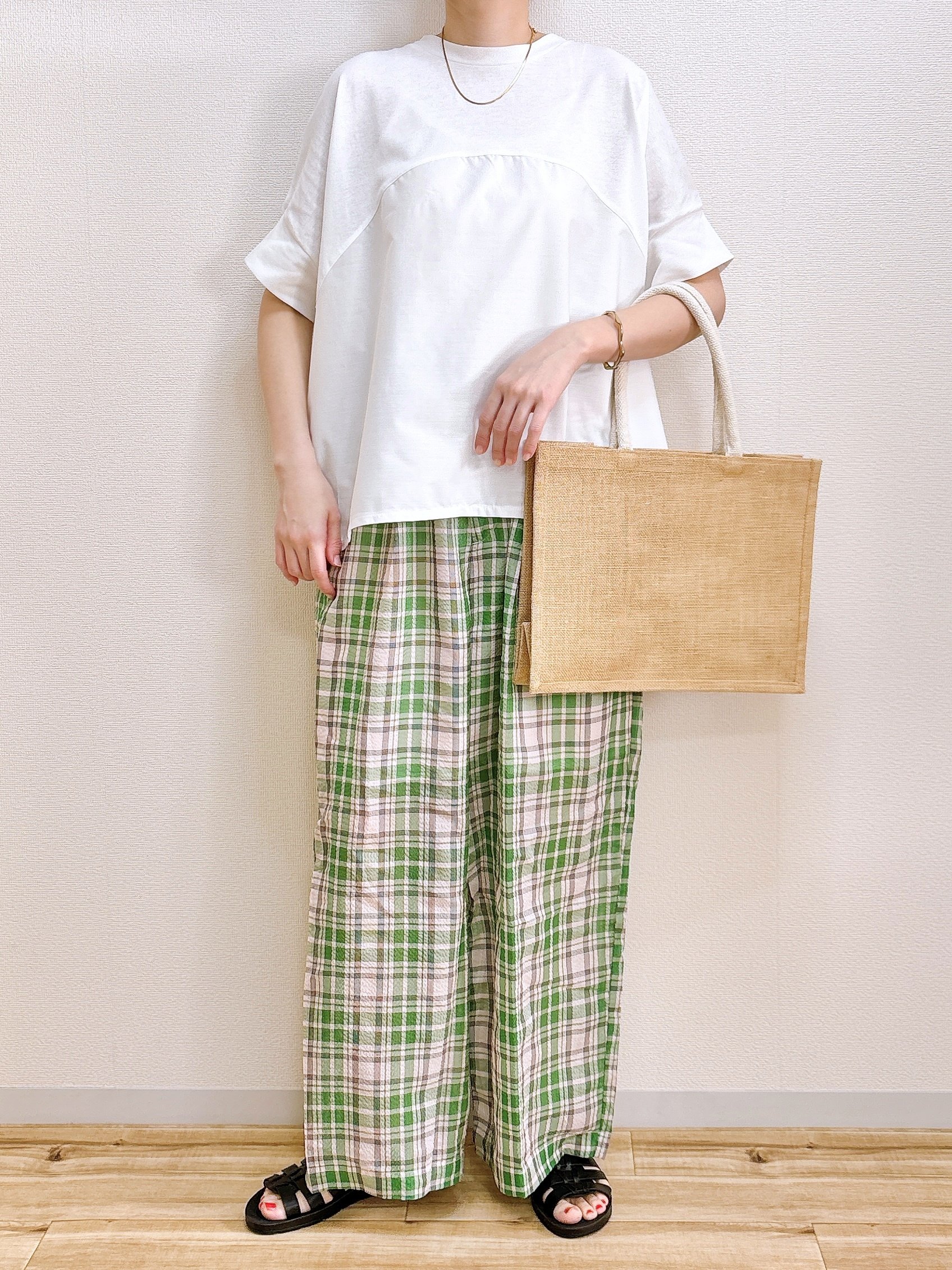 【しまむら】すぽんと着るだけでカワイイ！1089円の「着痩せトップス」360度どこから見てもサマになる…！