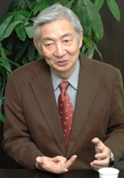 スモール&グローバルが、一番新しい企業のカタチ<br />――“amadana(アマダナ)”の<br />リアル・フリート会長 小寺圭氏【前編】