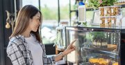 育ちがいい人が買い物中に決してやらないこと