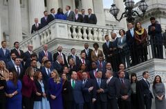 薄氷の米下院奪還、問われる共和党の結束力