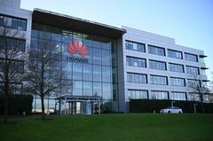 英国でもファーウェイ排除の動き、米国の規制強化受け