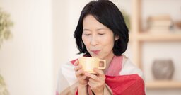 脳の老化を防ぐ「身近な飲み物」ココア、赤ワインともう1つは？【認知症専門医が解説】