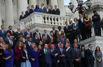 薄氷の米下院奪還、問われる共和党の結束力
