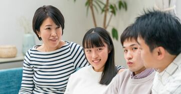 的外れな「就活アドバイス」で子どもの信頼を失う親たちのリアル